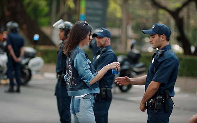 The scene where Kendall brought a can of Pepsi to the police