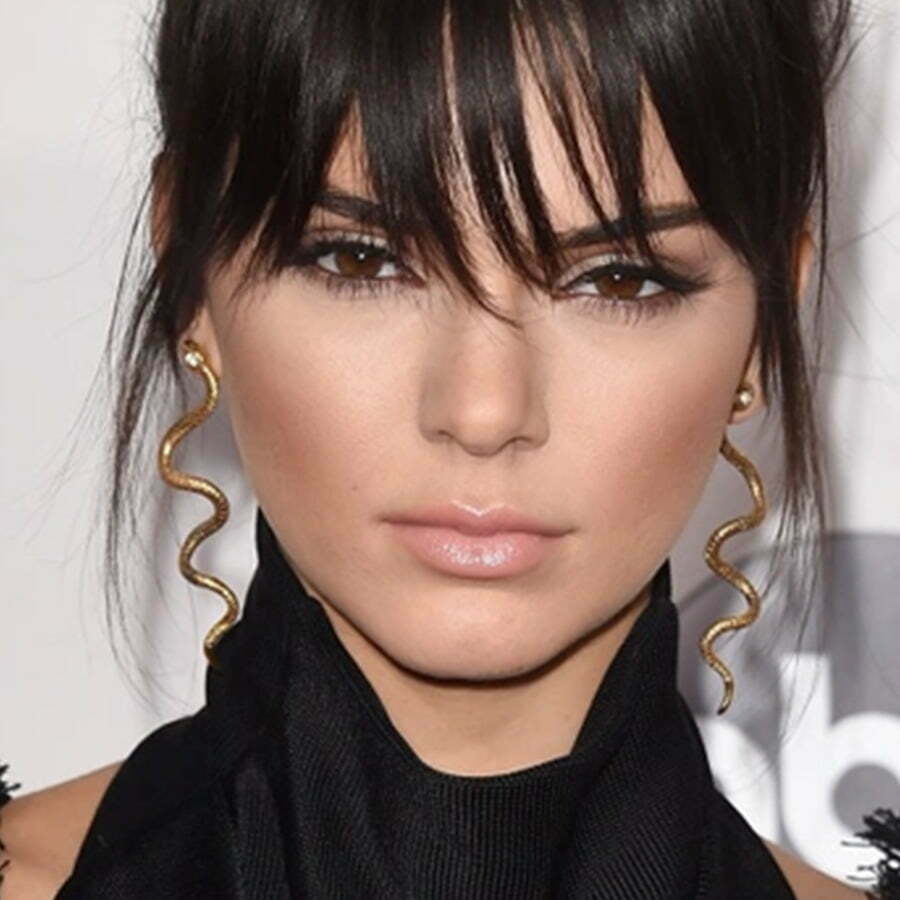 Kendall Jenner and a series of scandals proving "beautiful will be forgiven" 10 Because of her disdainful attitude, she was put on the wait staff's nightmare list